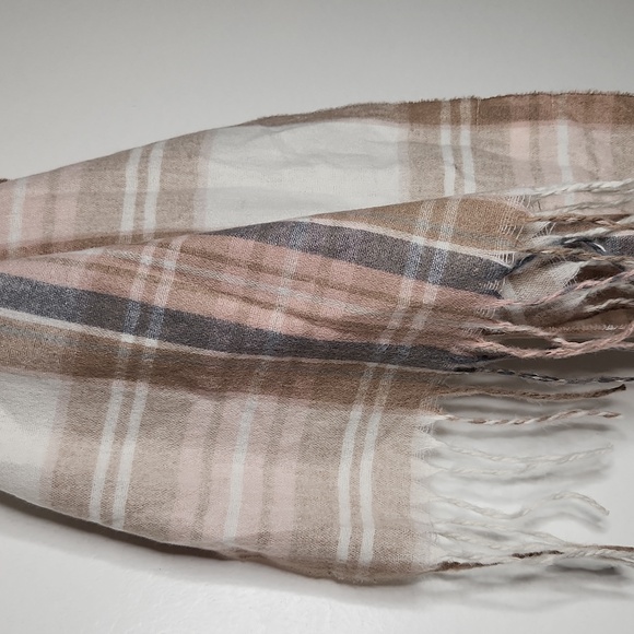 NWT 🧣plaid Cream/beige/pink/grey Style & Co. Scarf warm and cozy - Picture 2 of 3
